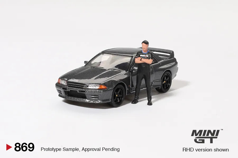 Nissan Skyline GT-R R32 Grey with Figure 1:64
